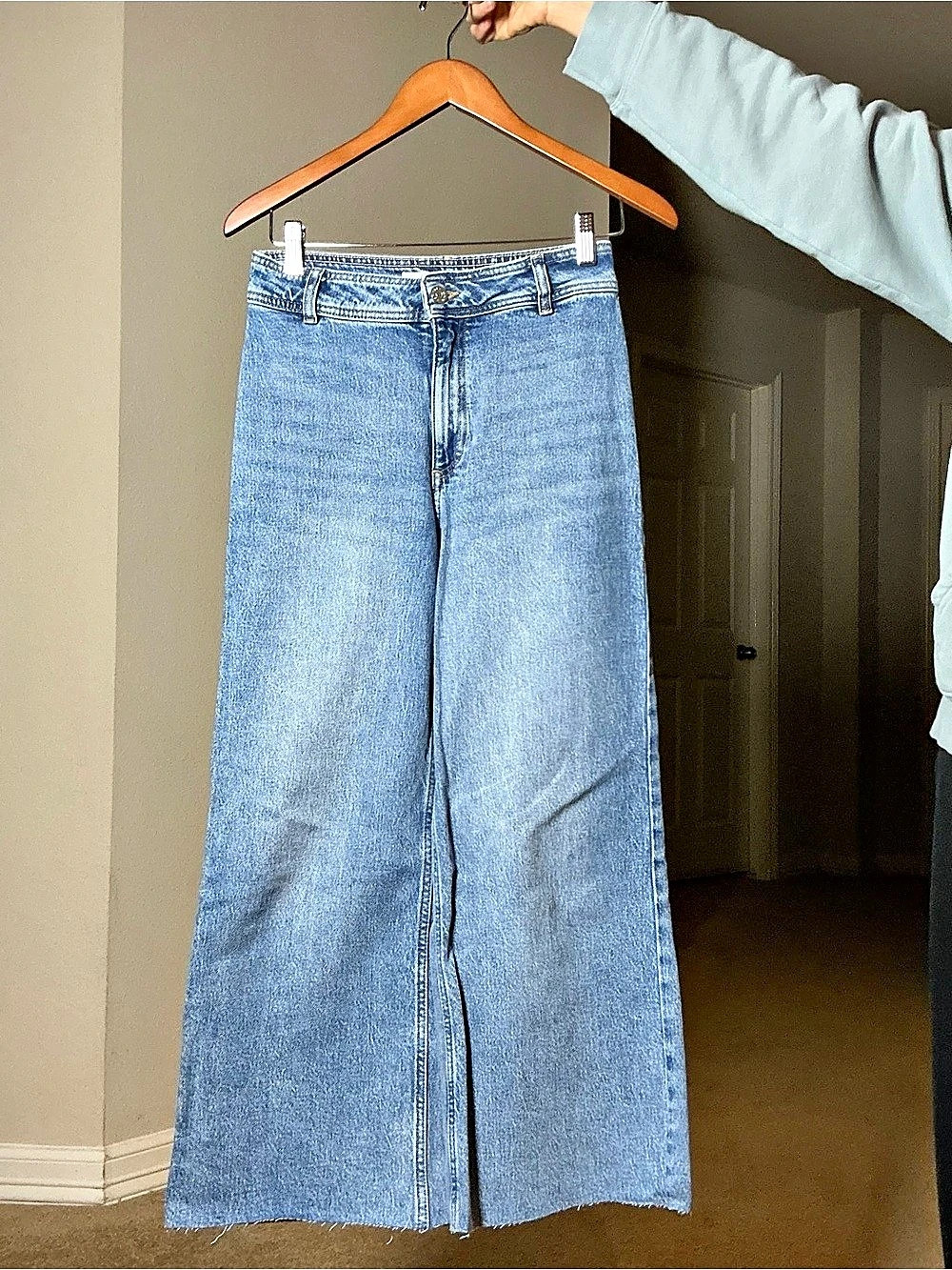 MNG Catherine Wide Leg Jeans in Blue Size 6